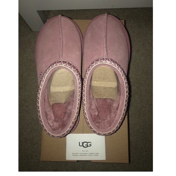 light pink ugg slippers
